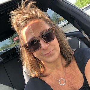 Meet your Posher, Karrie